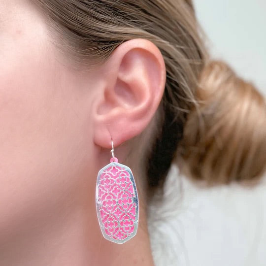 Metal Acrylic Quatrefoil Dangle Earrings