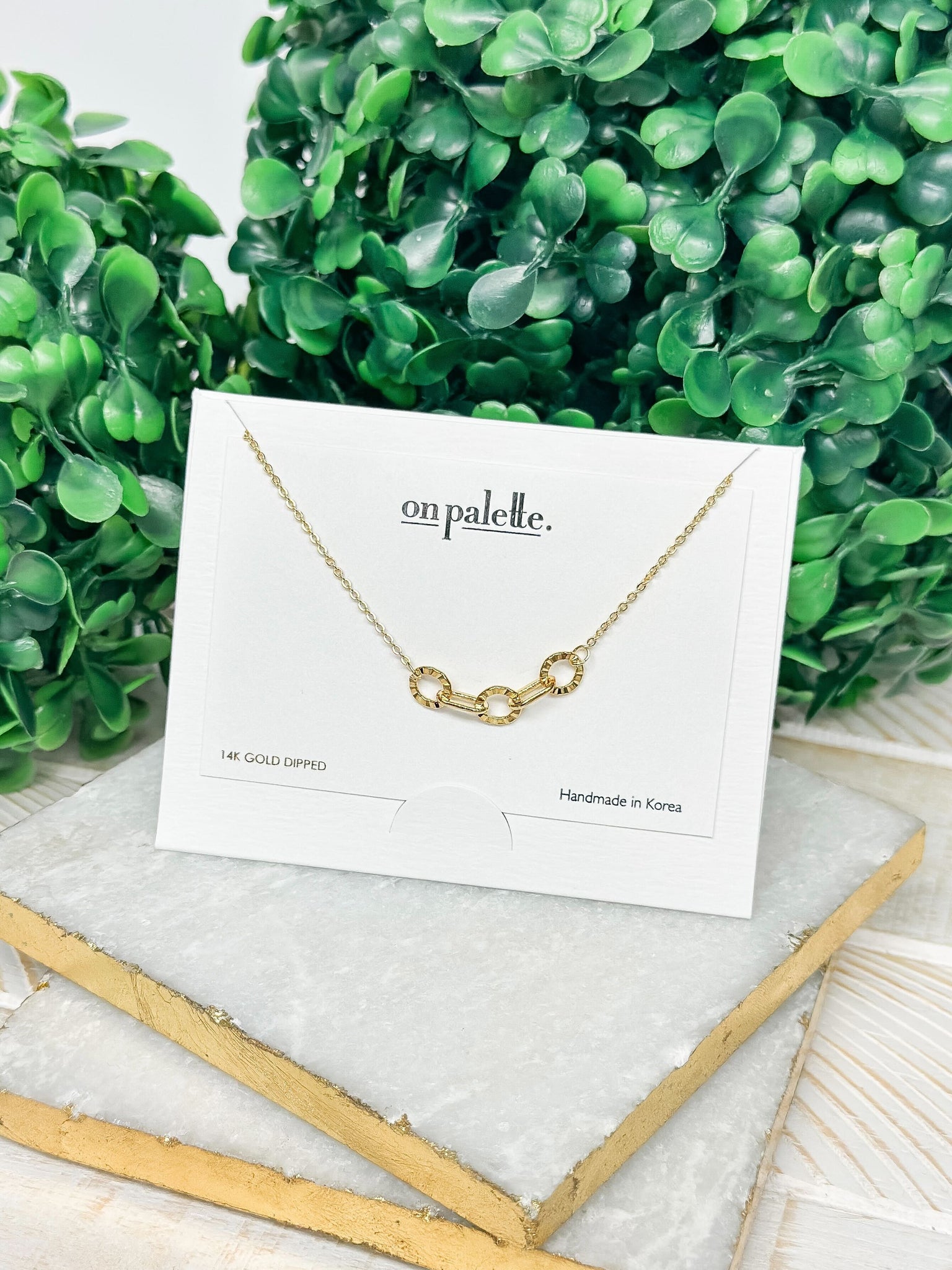 Dainty Metal Link Pendant Necklace - Gold