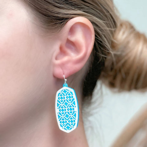 Metal Acrylic Quatrefoil Dangle Earrings