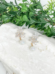 Rhinestone Star Post Pearl Drop Earrings
