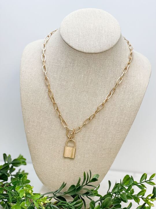 Matte Chain Link Lock Pendant Necklaces