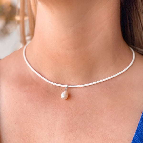 Single Pearl Leather Choker Necklaces