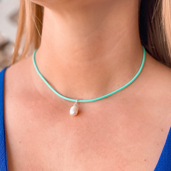 Single Pearl Leather Choker Necklaces