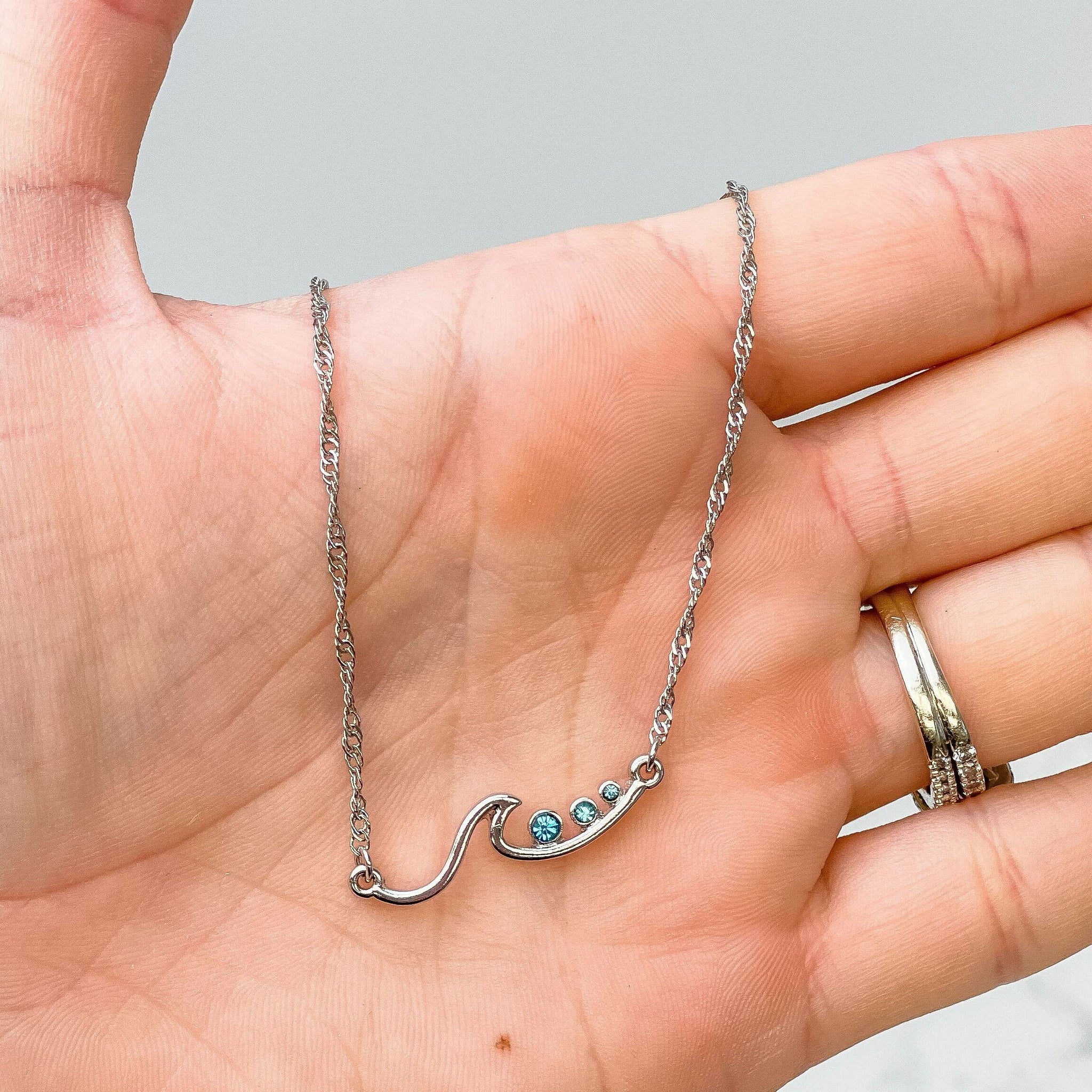 Wave Pendant Necklace - Silver